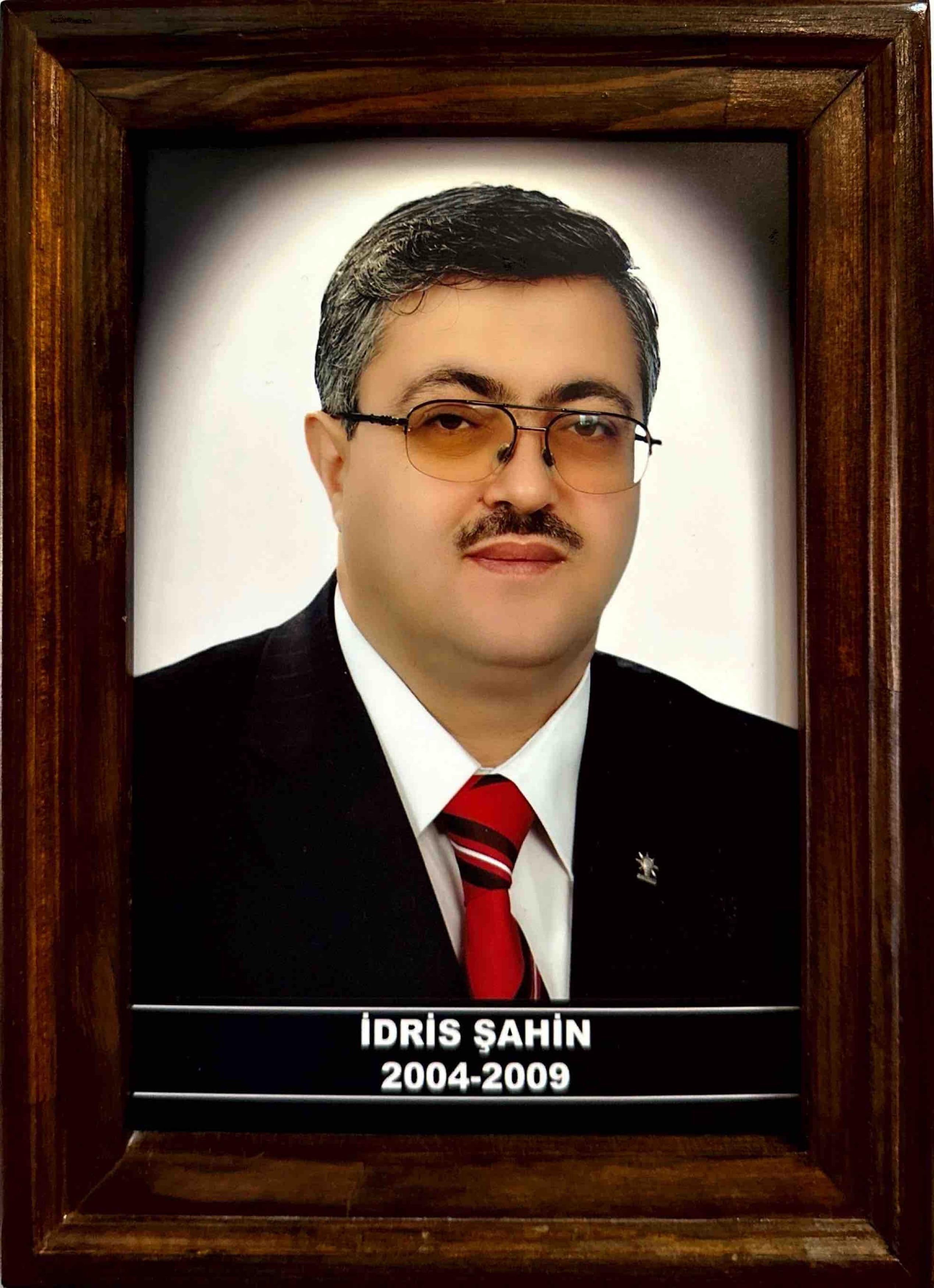 İdris ŞAHİN