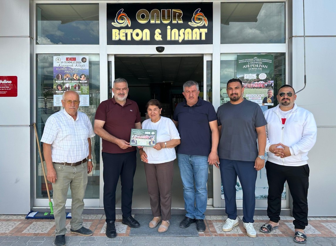 Belediye Başkanımız Semih Tepebaşı, 8. Ahi Pehlivan Karakucak Güreşleri ve Büyükler Karakucak Türkiye Şampiyonası öncesinde Güreş Tertip Komitesi ile birlikte Güreş Ağamız Onur Yıldırım’ın kıymetli annesi, eski Güreş Ağamız Hasime Yıldırım’ı ziyaret etti