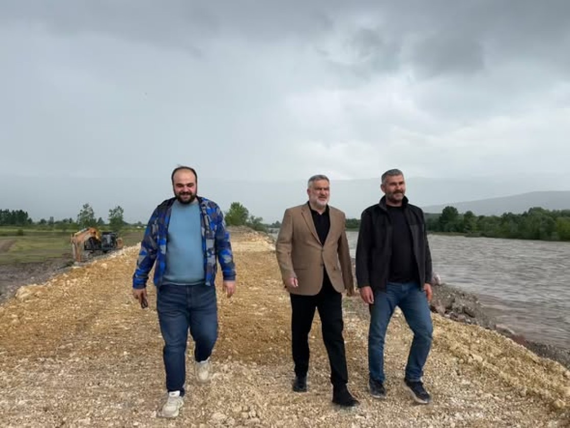 Belediye Başkanımız Semih Tepebaşı, belediyemiz yetkilileri ile birlik...