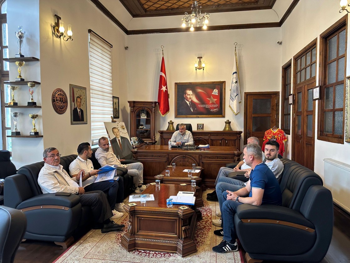 Belediye Encümenimiz, Belediye Başkanımız Semih Tepebaşı başkanlığında haftalık olağan toplantısını gerçekleştirdi