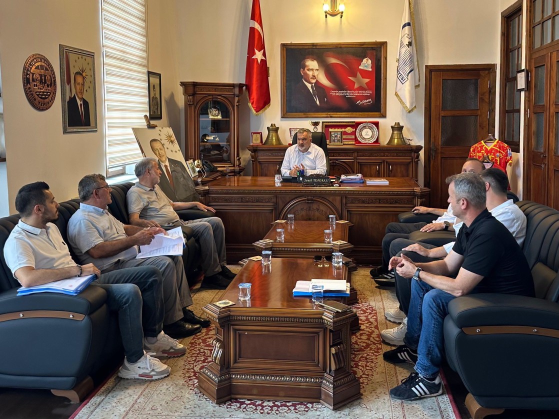 Belediye Encümenimiz, Belediye Başkanımız Semih Tepebaşı başkanlığında haftalık olağan toplantısını gerçekleştirdi